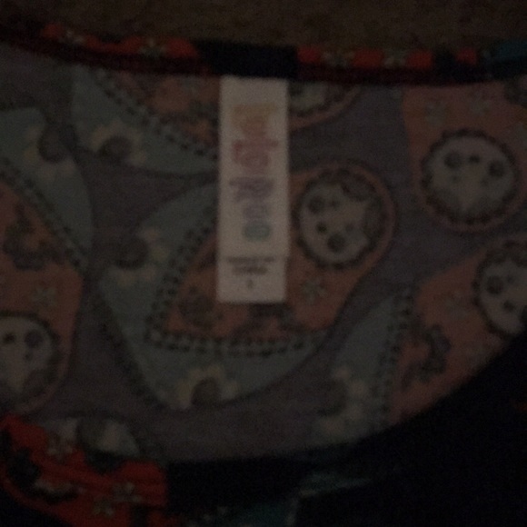 LulaRoe t with Russian stacking dolls print - Picture 3 of 4